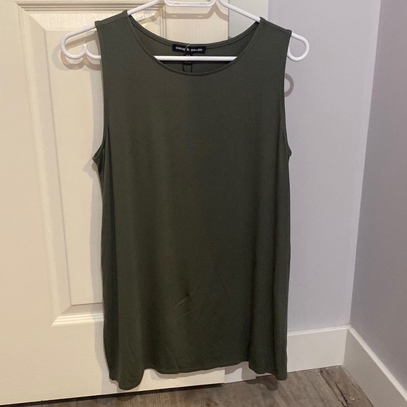 Womens green tank top - Picture 1 of 3